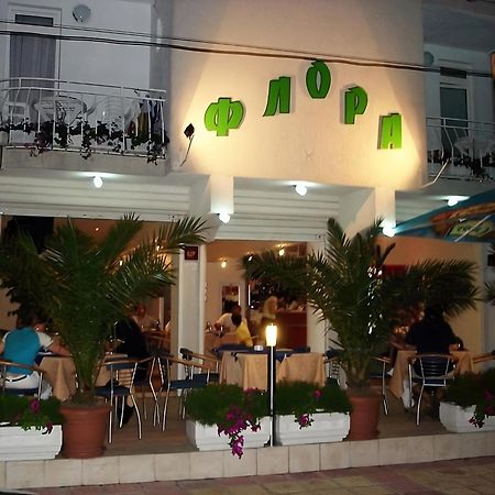 Guesthouse Flora Kiten  Ngoại thất bức ảnh