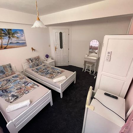 Guesthouse Flora Kiten  Ngoại thất bức ảnh