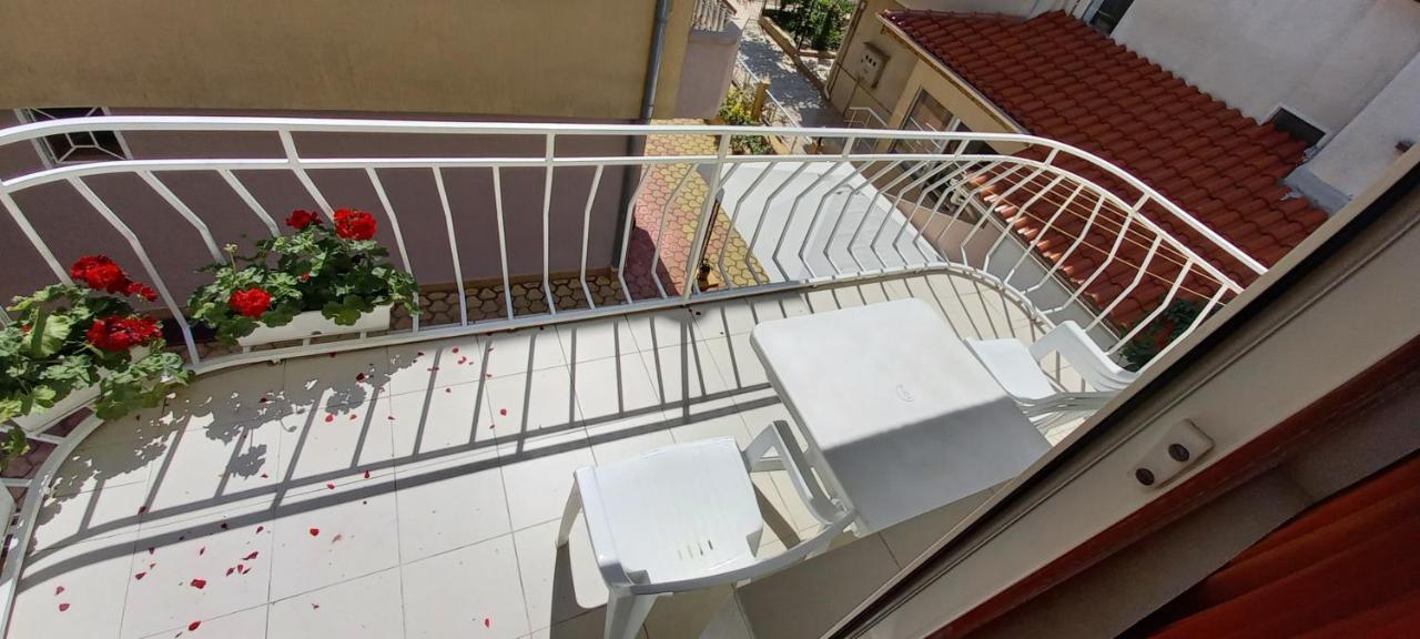 Guesthouse Flora Kiten  Ngoại thất bức ảnh