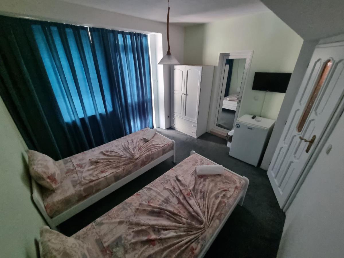 Guesthouse Flora Kiten  Ngoại thất bức ảnh