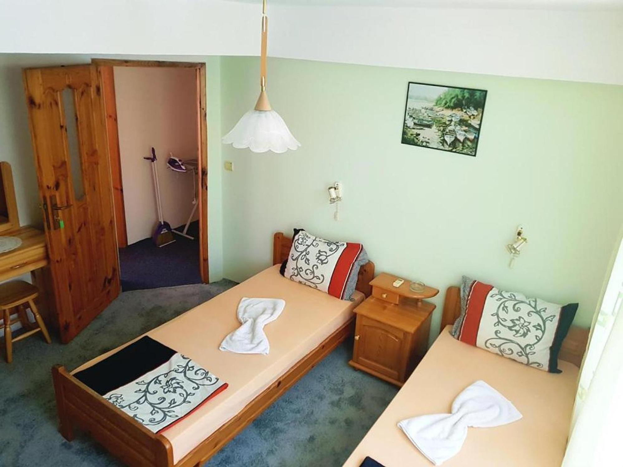 Guesthouse Flora Kiten  Ngoại thất bức ảnh