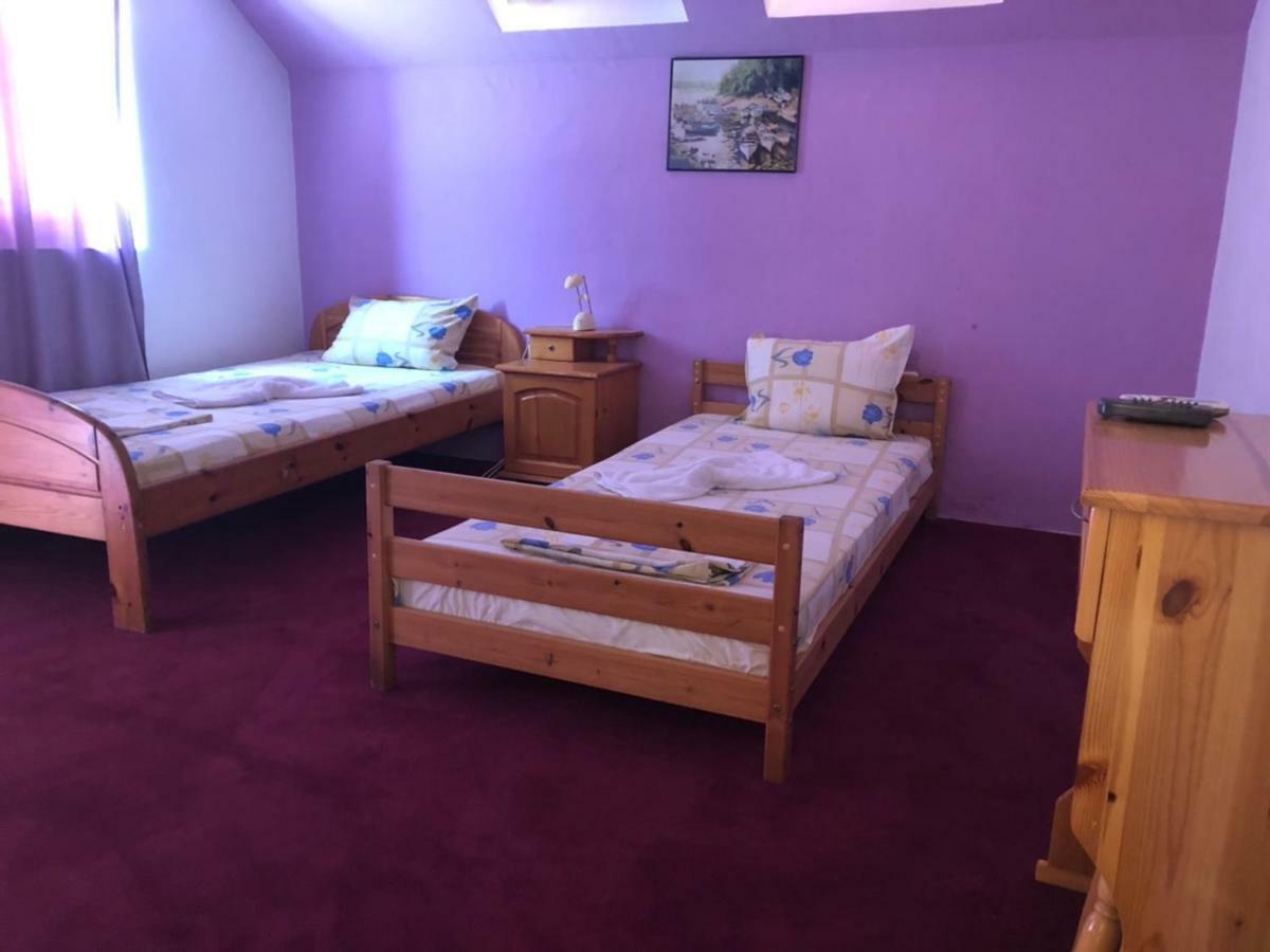 Guesthouse Flora Kiten  Ngoại thất bức ảnh